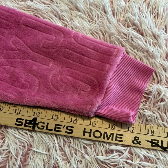 Juicy Couture Women's Pink Velour Embossed Pajama Top - Picture 8 of 8